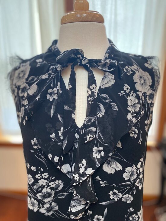 Tahari Tops - Tahari black and gray floral blouse, size M